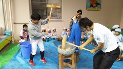 20151215めぐみ保育園もちつき (22).jpg