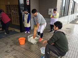 20151223　ポッポ苑もちつき (4).jpg