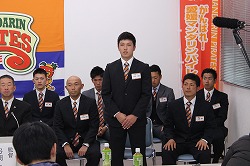 20160223　新入団選手記者会見 (27).jpg