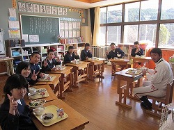 20161206　鬼北町愛治小学校訪問　HP用 (5).jpg