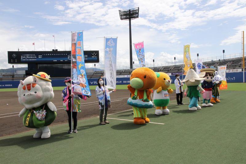 http://www.m-pirates.jp/topics/24a773fdd7e4373af3c23cbf7291b2888db72c27.JPG