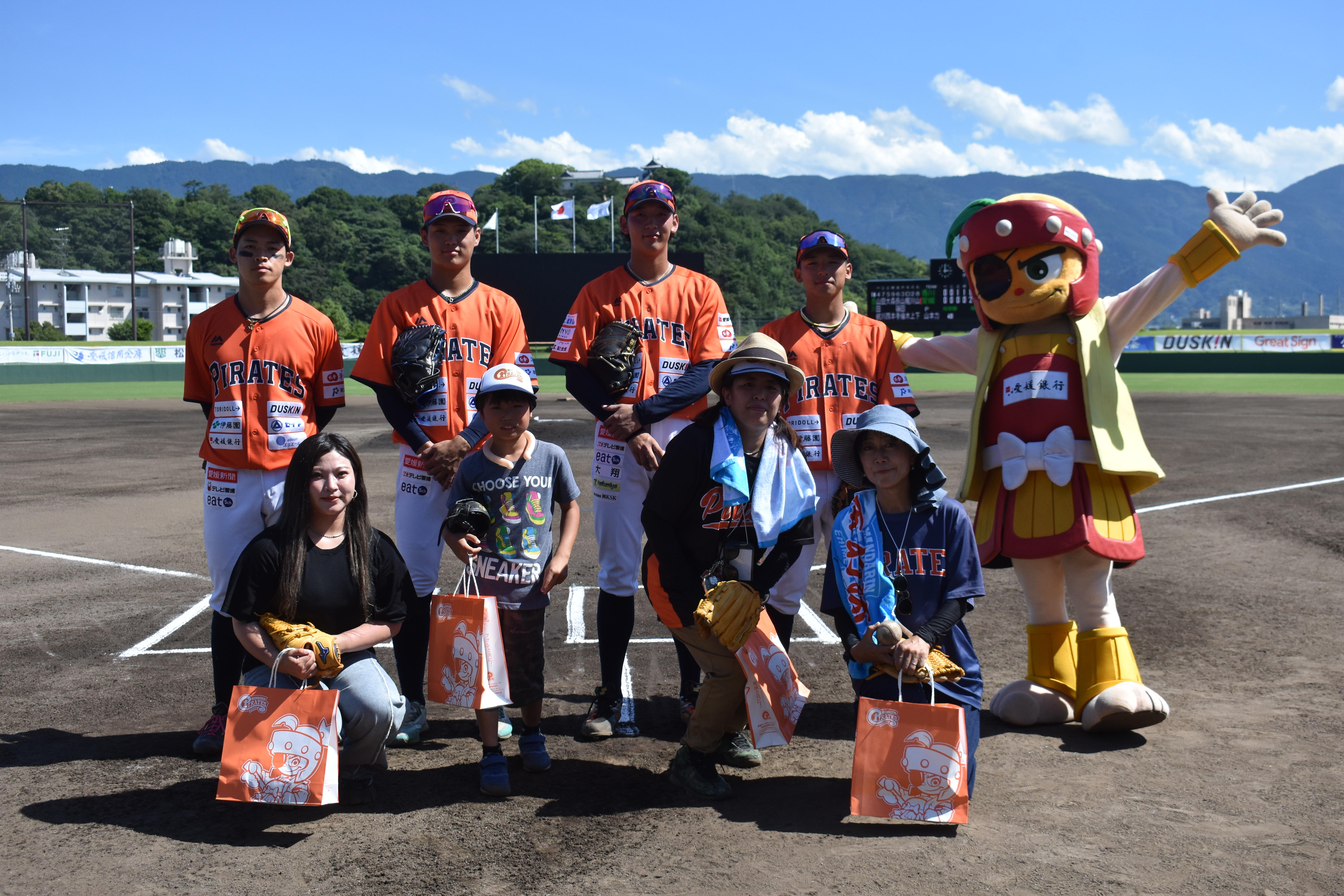 http://www.m-pirates.jp/topics/DSC_0699.JPG