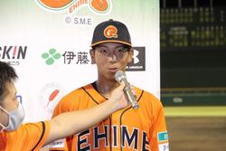 12ヒーローインタビュー長島.jpg