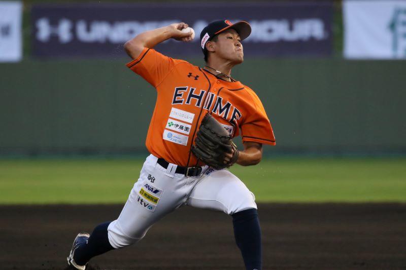 http://www.m-pirates.jp/topics/sugahara%20.jpeg
